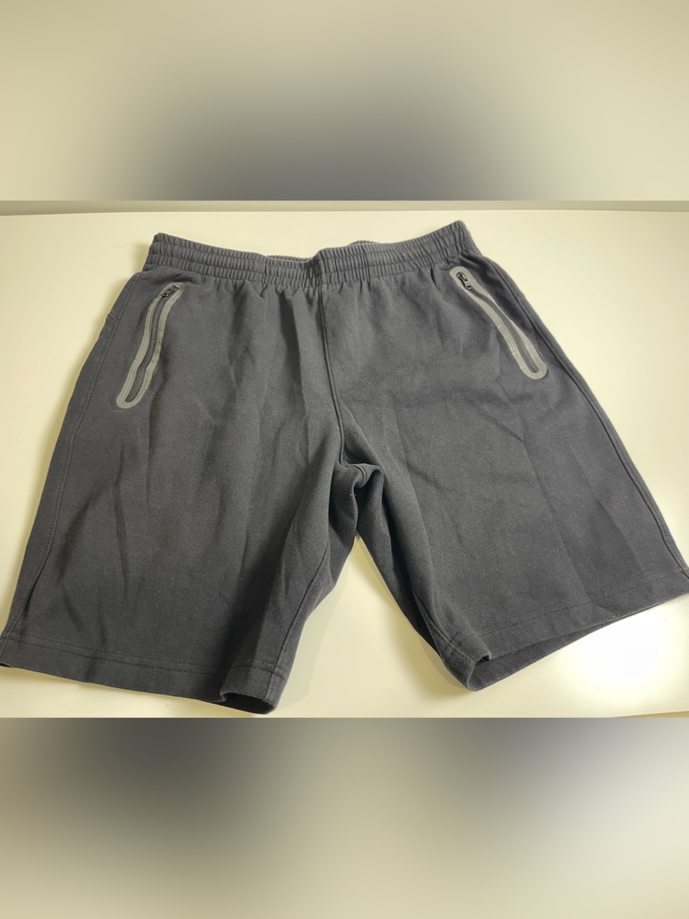 Old Navy Men's Black Athletic Shorts with Zip Pockets Medium